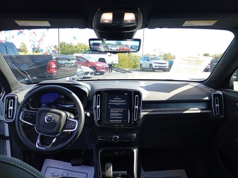 Used 2024 Volvo C40 P8 Recharge Plus image 17