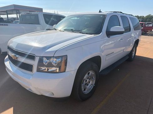 Used 2011 Chevrolet Suburban LT RWD image 1