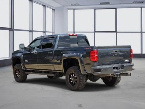 Used 2019 Chevrolet Silverado 2500 High Country AWD/4WD image 5