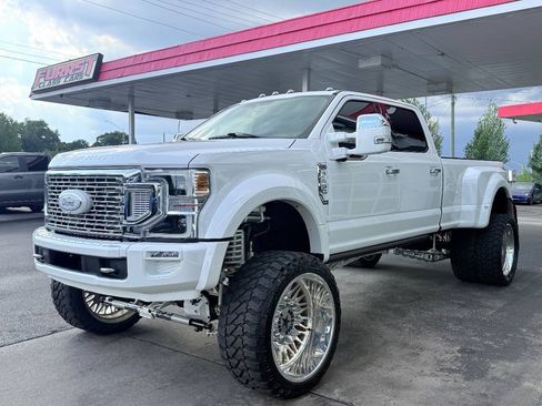 Used 2022 Ford F450 Platinum w/ FX4 Off-Road Package AWD/4WD image 6