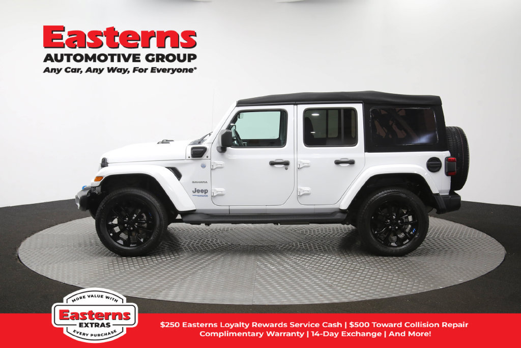 Used 2022 Jeep Wrangler Unlimited Sahara w/ Cold Weather Group AWD/4WD image 62