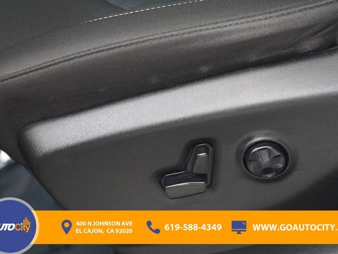 Used 2023 Chrysler Voyager LX FWD image 16