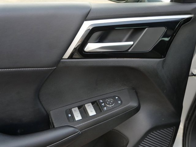 Used 2024 Mitsubishi Outlander SE AWD/4WD image 15