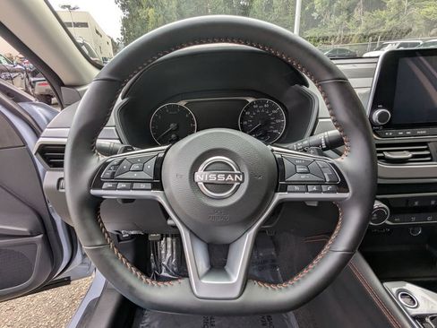 Used 2025 Nissan Altima 2.5 SR FWD image 29