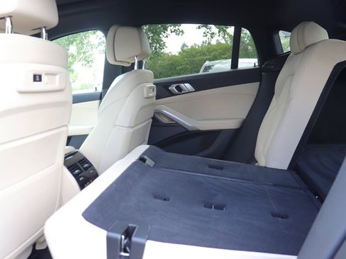 Used 2022 BMW X6 M50i AWD/4WD image 13