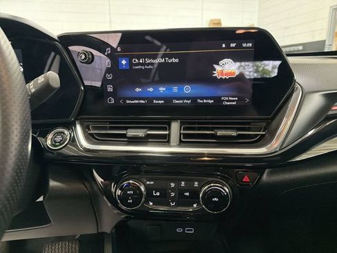 Used 2024 Chevrolet Trax RS w/ Sunroof Package FWD image 16