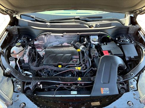 Used 2025 Chevrolet Trax ACTIV FWD image 29