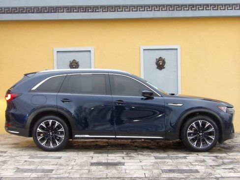 Used 2024 MAZDA CX-90 Plug-In Hybrid w/ Premium Pkg image 4