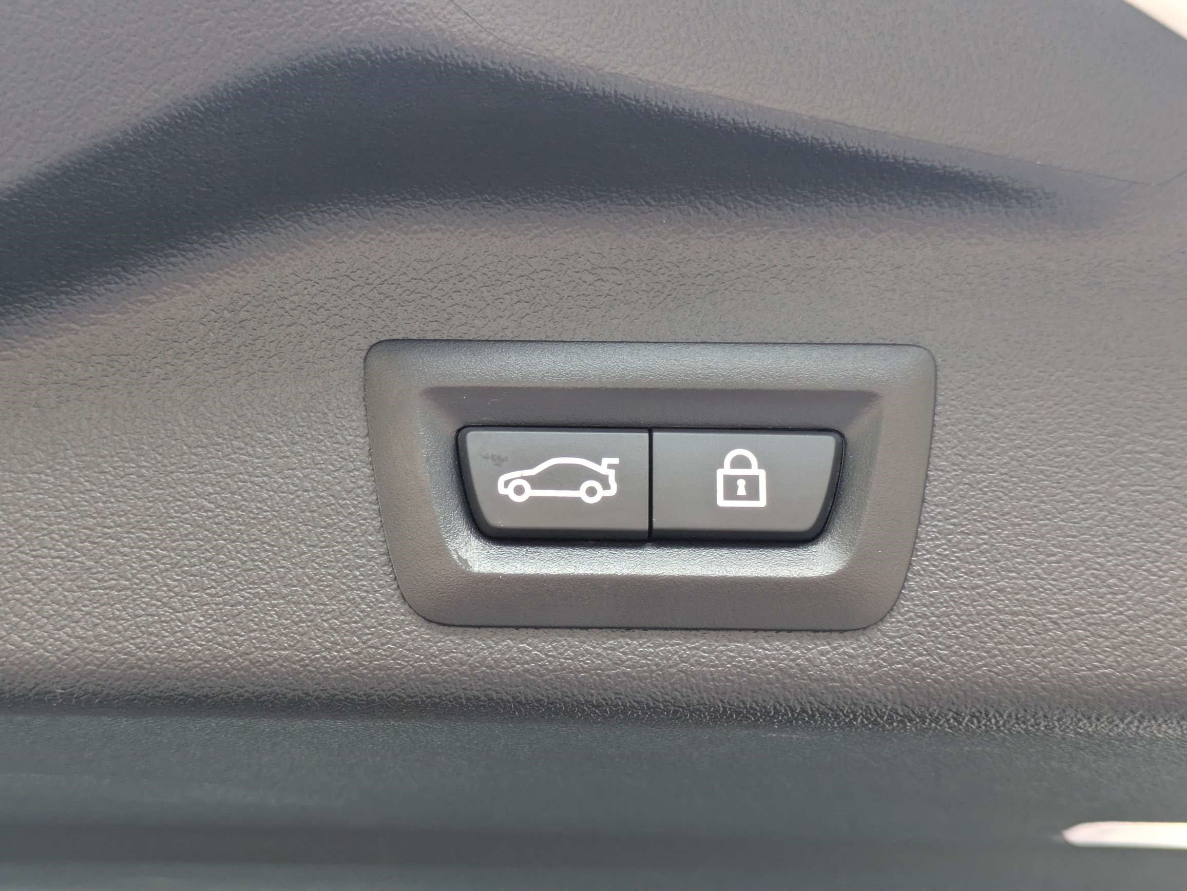 Used 2022 BMW X5 sDrive40i w/ Premium Package RWD image 13