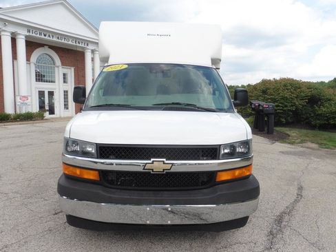 Used 2021 Chevrolet Express 3500 w/ Power Convenience Package RWD image 27