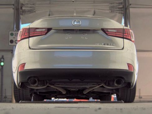Used 2016 Lexus IS 300 AWD w/ Navigation System Package image 6