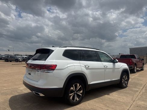 Used 2024 Volkswagen Atlas SE FWD image 21