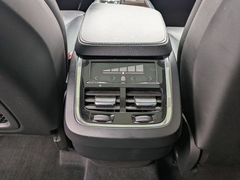 Used 2018 Volvo XC90 T6 Momentum w/ Convenience Package image 22