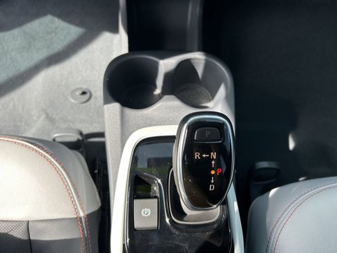 Used 2019 Chevrolet Bolt Premier w/ Infotainment Package image 10