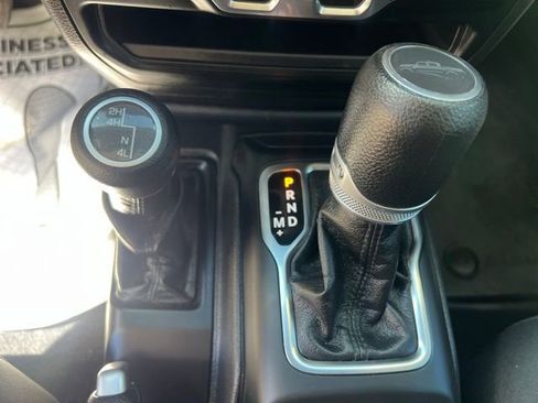 Used 2022 Jeep Gladiator Sport AWD/4WD image 28