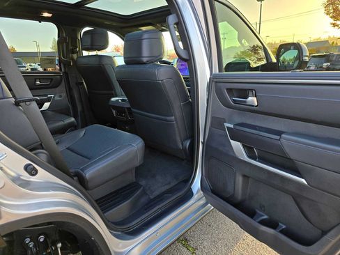 Used 2025 Toyota Sequoia Platinum AWD/4WD image 17