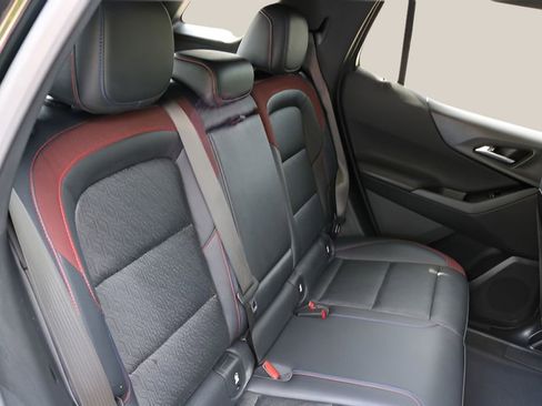 Used 2025 Chevrolet Equinox RS w/ Safety and Technology Package image 17