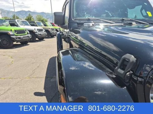 Used 2023 Jeep Wrangler Unlimited Sahara w/ Cold Weather Group AWD/4WD image 9