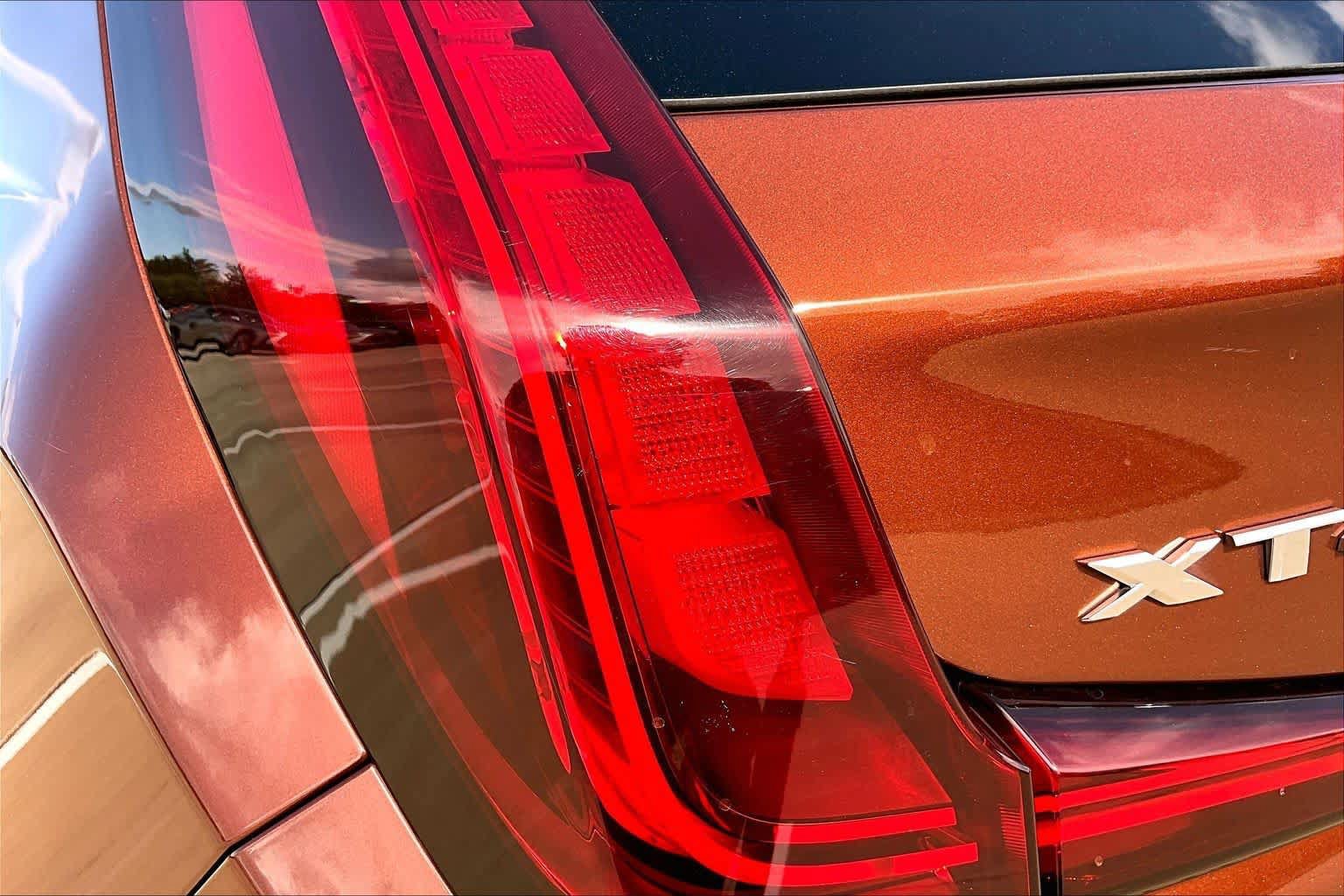 Used 2019 Cadillac XT4 Premium Luxury w/ Enhanced Visibility Package FWD image 29