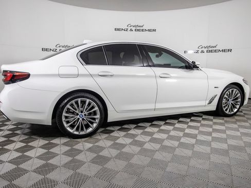Used 2023 BMW 530e w/ Convenience Package RWD image 4