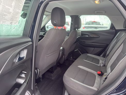 Used 2021 Chevrolet TrailBlazer LS image 28