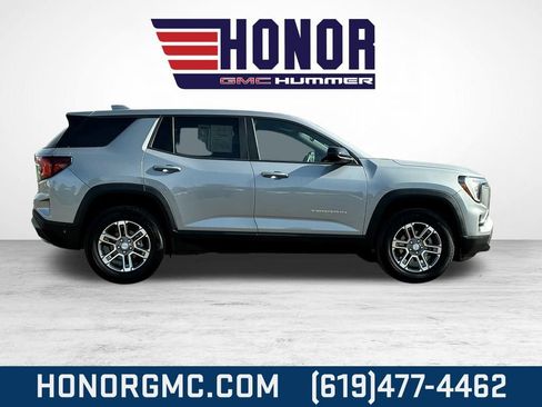 Used 2025 GMC Terrain Elevation image 2