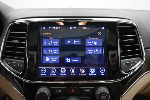 Used 2019 Jeep Grand Cherokee Overland AWD/4WD image 17