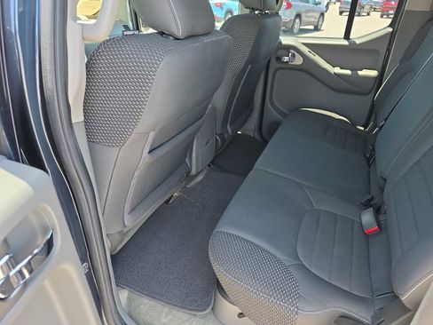 Used 2017 Nissan Frontier Desert Runner RWD image 28
