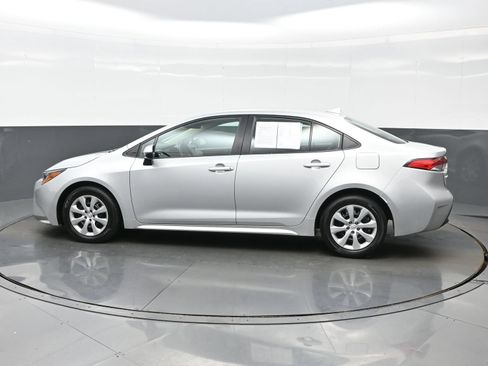 Used 2024 Toyota Corolla LE FWD image 3