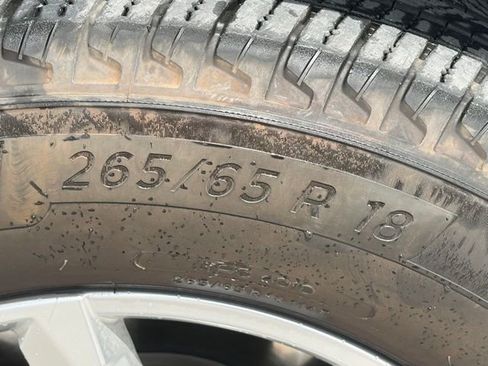 Used 2025 Chevrolet Tahoe LT image 8