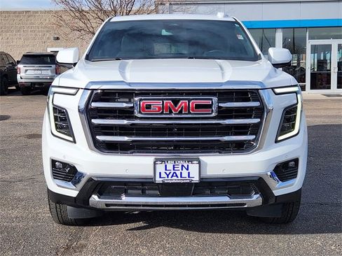 Used 2025 GMC Yukon XL Elevation image 7
