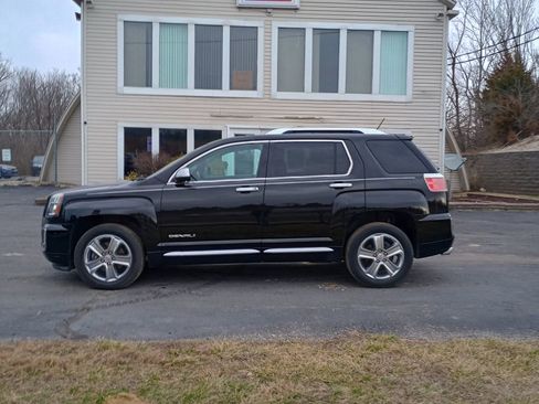 Used 2017 GMC Terrain Denali image 2