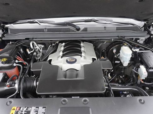 Used 2018 Cadillac Escalade Platinum image 7