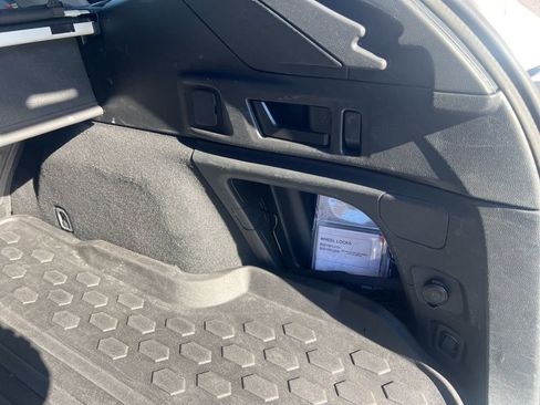 Used 2023 Subaru Outback Premium image 47