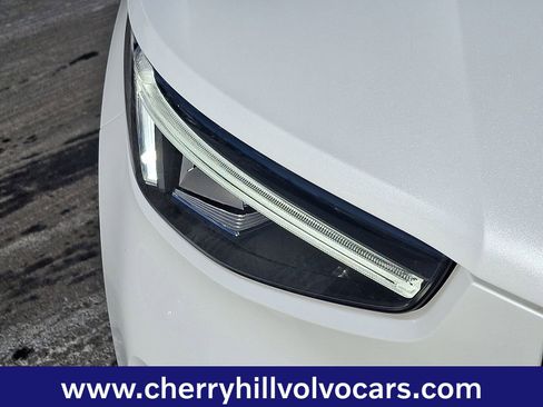 Certified 2023 Volvo XC40 B5 Ultimate w/ Protection Package Premier image 10