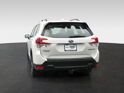 Used 2021 Subaru Forester Premium AWD/4WD image 7