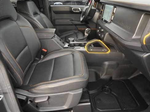 Used 2024 Ford Bronco Badlands image 18