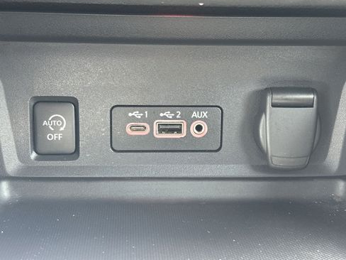 Used 2024 Nissan Sentra SV FWD image 41