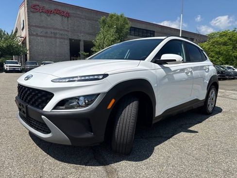 Used 2023 Hyundai Kona SEL w/ Convenience Package AWD/4WD image 3