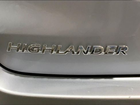 Used 2016 Toyota Highlander Plus AWD/4WD image 10