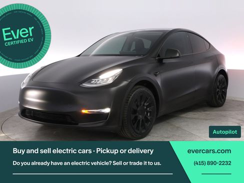 Used 2022 Tesla Model Y Long Range image 30