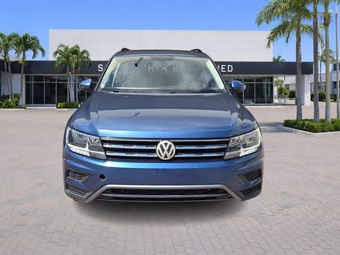 Used 2019 Volkswagen Tiguan SE w/ Panoramic Sunroof Package image 2