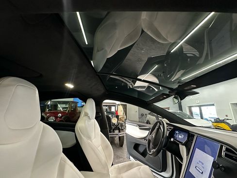 Used 2017 Tesla Model X 75D image 20