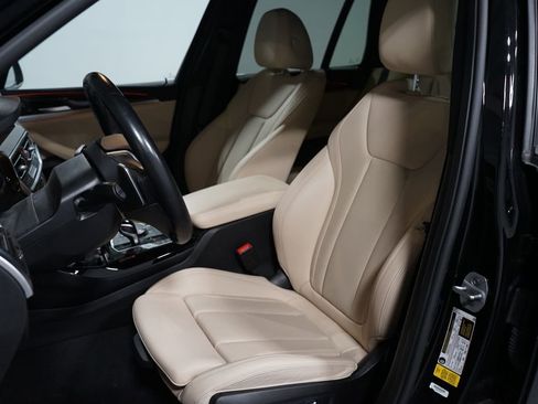 Used 2024 BMW X3 sDrive30i w/ Convenience Package RWD image 6