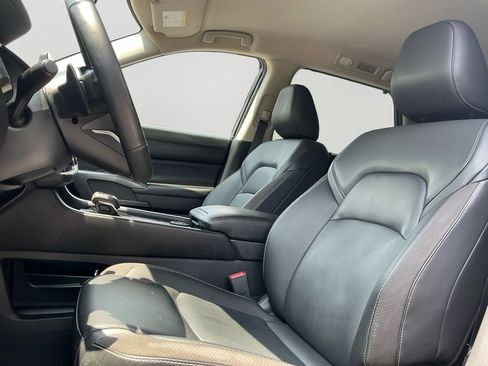 Used 2025 Nissan Pathfinder SL AWD/4WD image 24