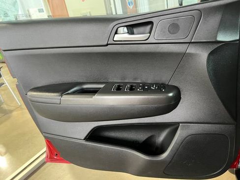 Used 2020 Kia Sportage LX image 14