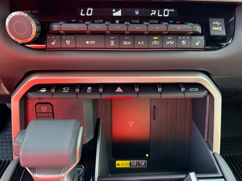 New 2026 Toyota Tundra Platinum AWD/4WD image 23