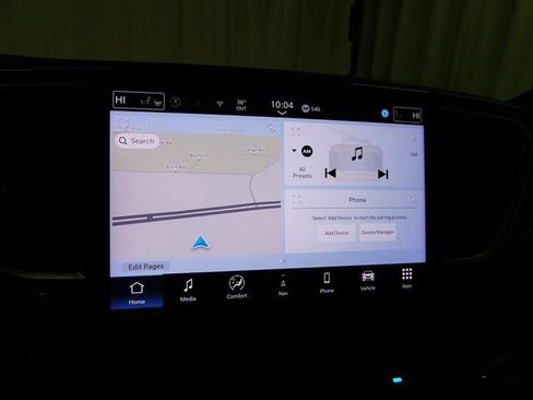 Used 2025 Chrysler Pacifica Limited image 29