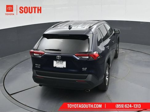 Used 2025 Toyota RAV4 XLE AWD/4WD image 42