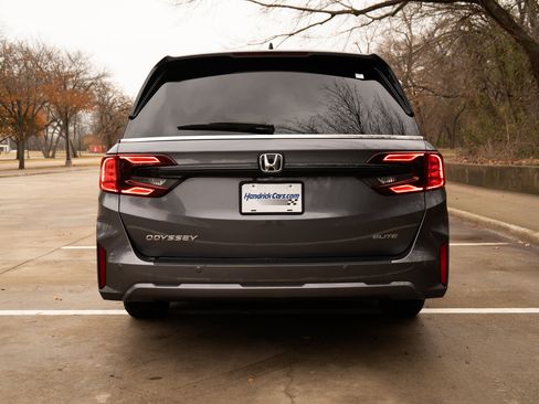 Used 2025 Honda Odyssey Elite image 8